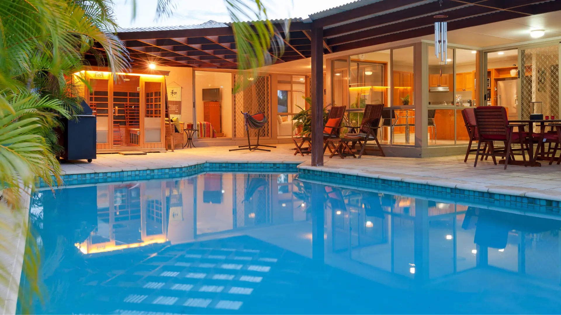 7 Signs Your Pool Needs a Professional Cleaning Service Now