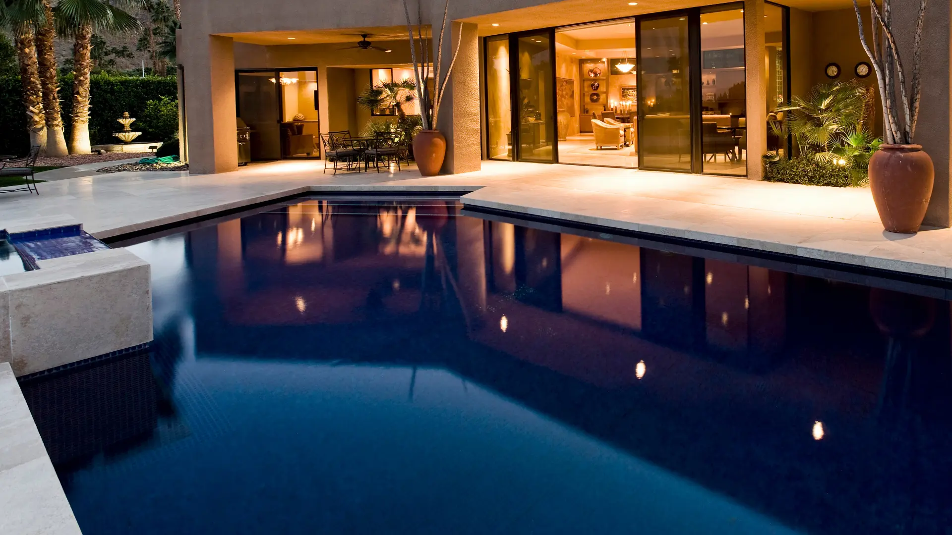 7 Benefits of Hiring A Professional Swimming Pool Maintenance Service